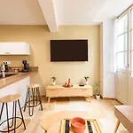Plein Centre - Climatise - Proche Cite Medievale شقة